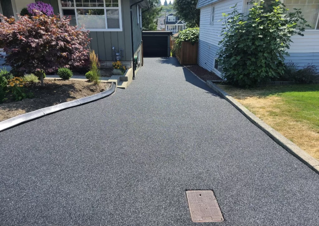 5 BENEFITS OF CANADIAN RECYCLED RUBBER PAVED DRIVEWAYS